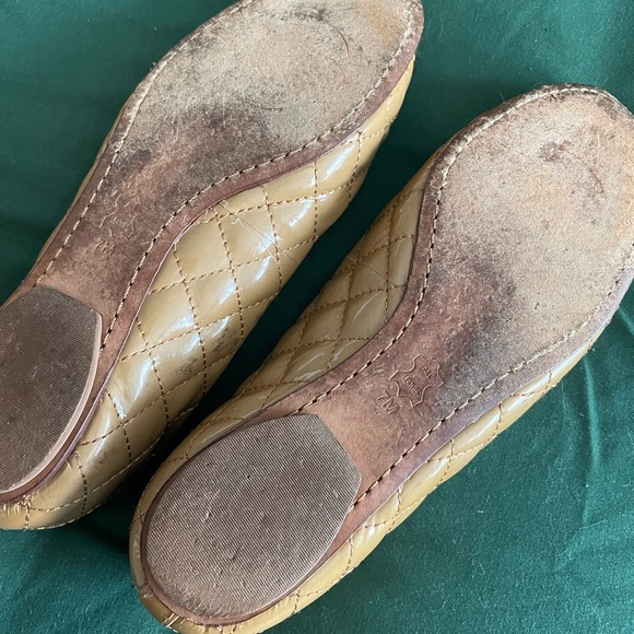 Tory Burch Ballet Flats, Leather with gold toes. - Picture 3 of 4
